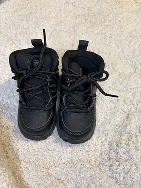Nike Kids All-Black Lace-Up Trail Boots
